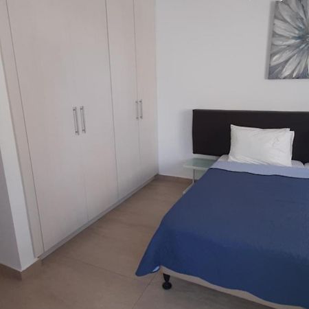 P L Panagiotis Apartment Ларнака Экстерьер фото