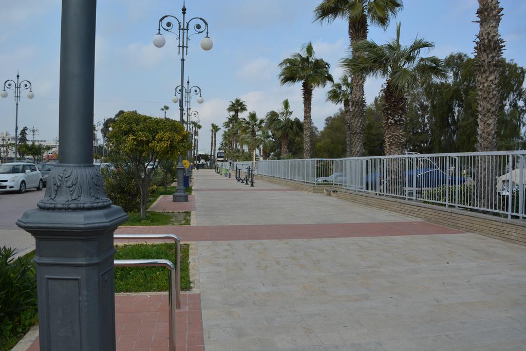 P L Panagiotis Apartment Ларнака Экстерьер фото