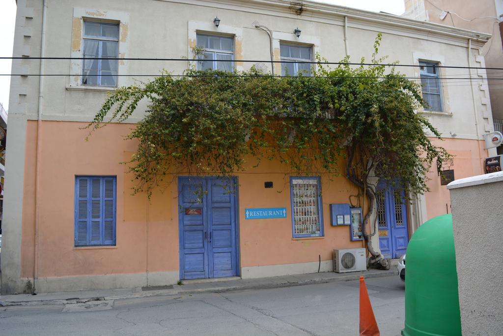 P L Panagiotis Apartment Ларнака Экстерьер фото