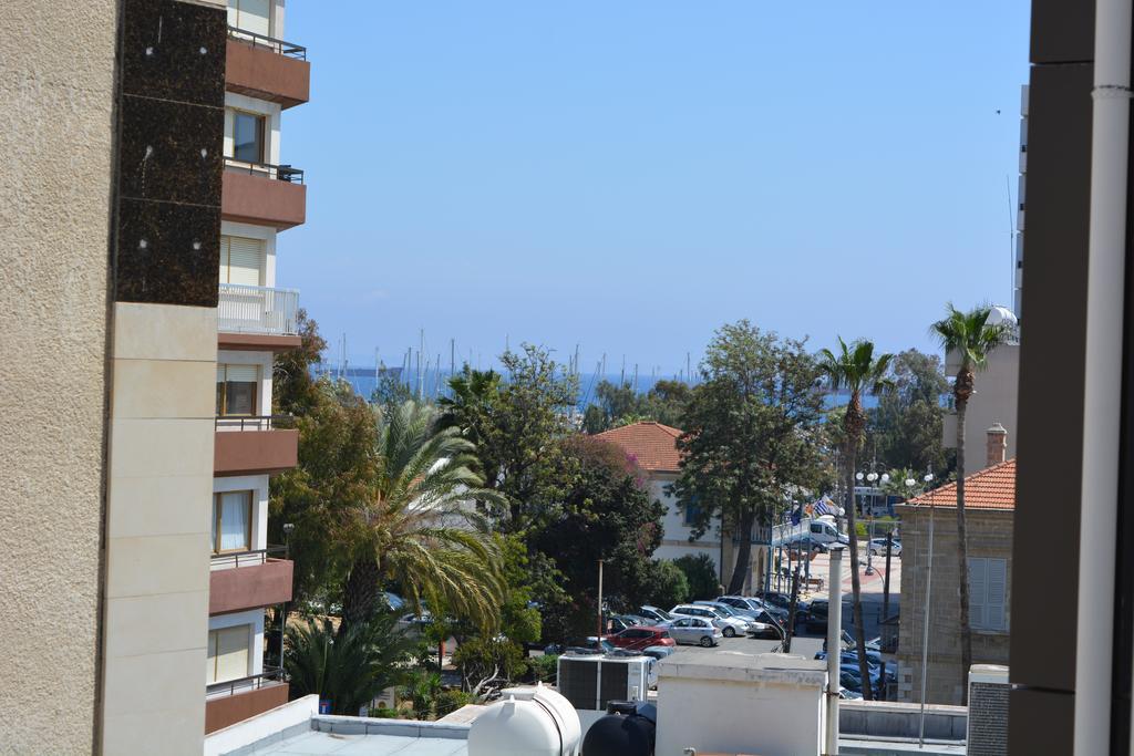 P L Panagiotis Apartment Ларнака Экстерьер фото