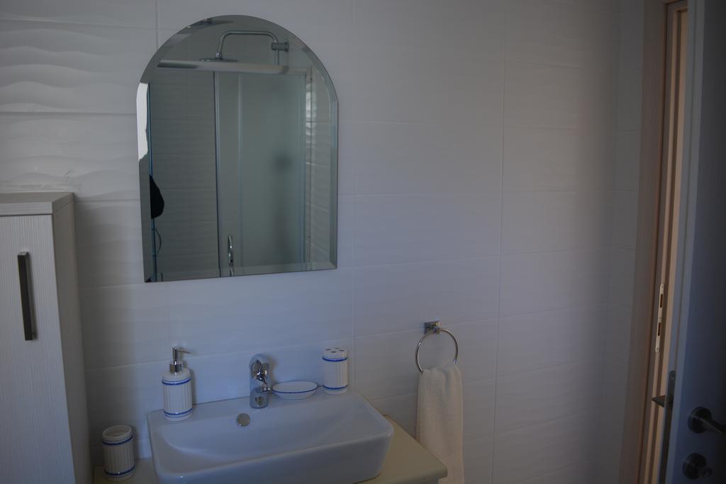 P L Panagiotis Apartment Ларнака Экстерьер фото